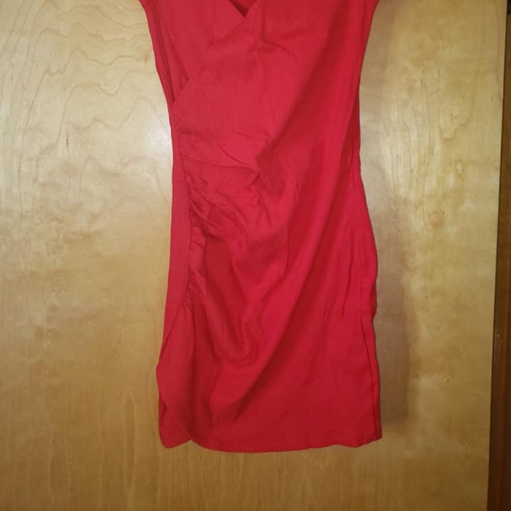 Red Dress - Picture 2 of 2
